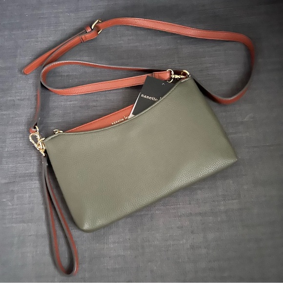 NWT NANETTE LEPORE PEBBLED WALLET SMALL CROSSBODY ORGANIZER BAG WRISTLET PURSE